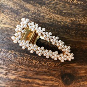 Faux Pearl Embellished Alligator Clip TD